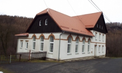 ostrov-u-tise-pc-stavby-prehled